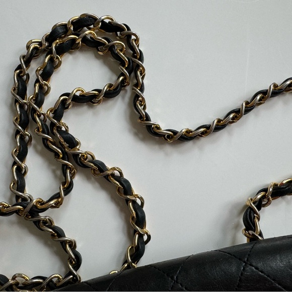 Chanel Vintage Quilted Square Single Flap Handbag Lambskin Black Great Condition - Picture 15 of 16